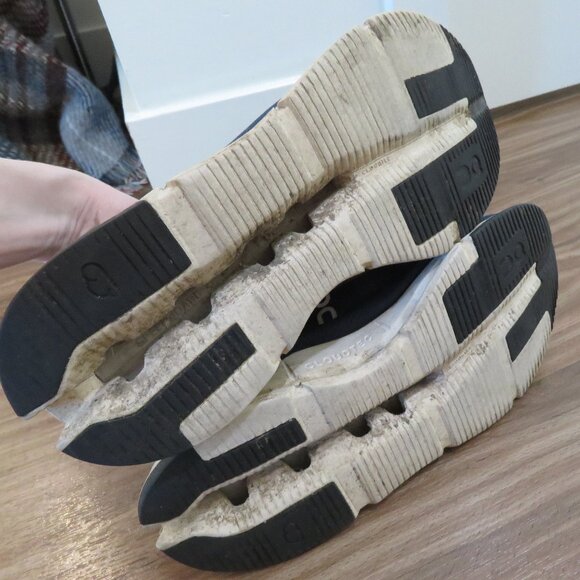 ON RUNNING On Cloud Cloudnova Athletic Navy White Sneaker Shoes - Size US 9.5 - Picture 10 of 13